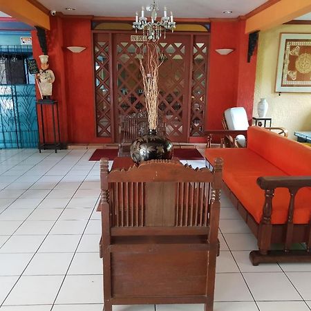 Hotel Saltimboca Tourist In Bacolod Exteriér fotografie