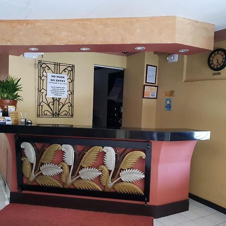 Hotel Saltimboca Tourist In Bacolod Exteriér fotografie