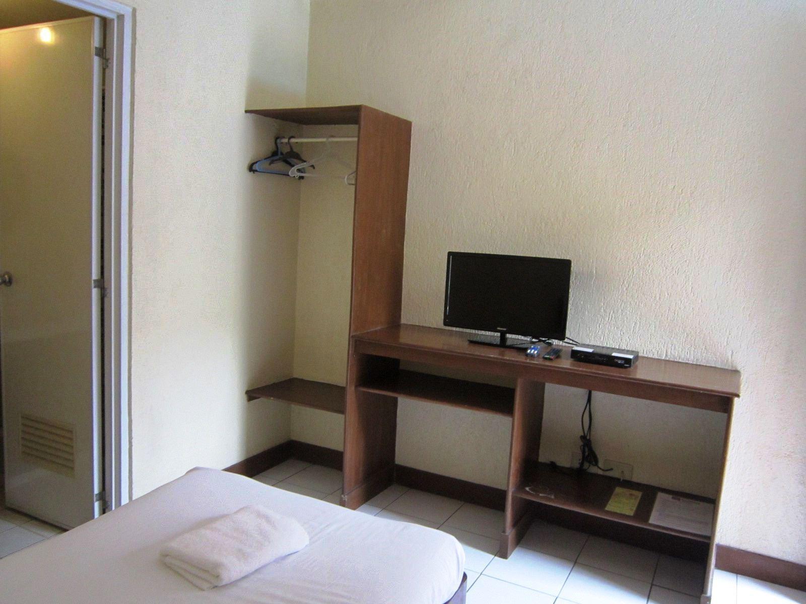 Hotel Saltimboca Tourist In Bacolod Exteriér fotografie